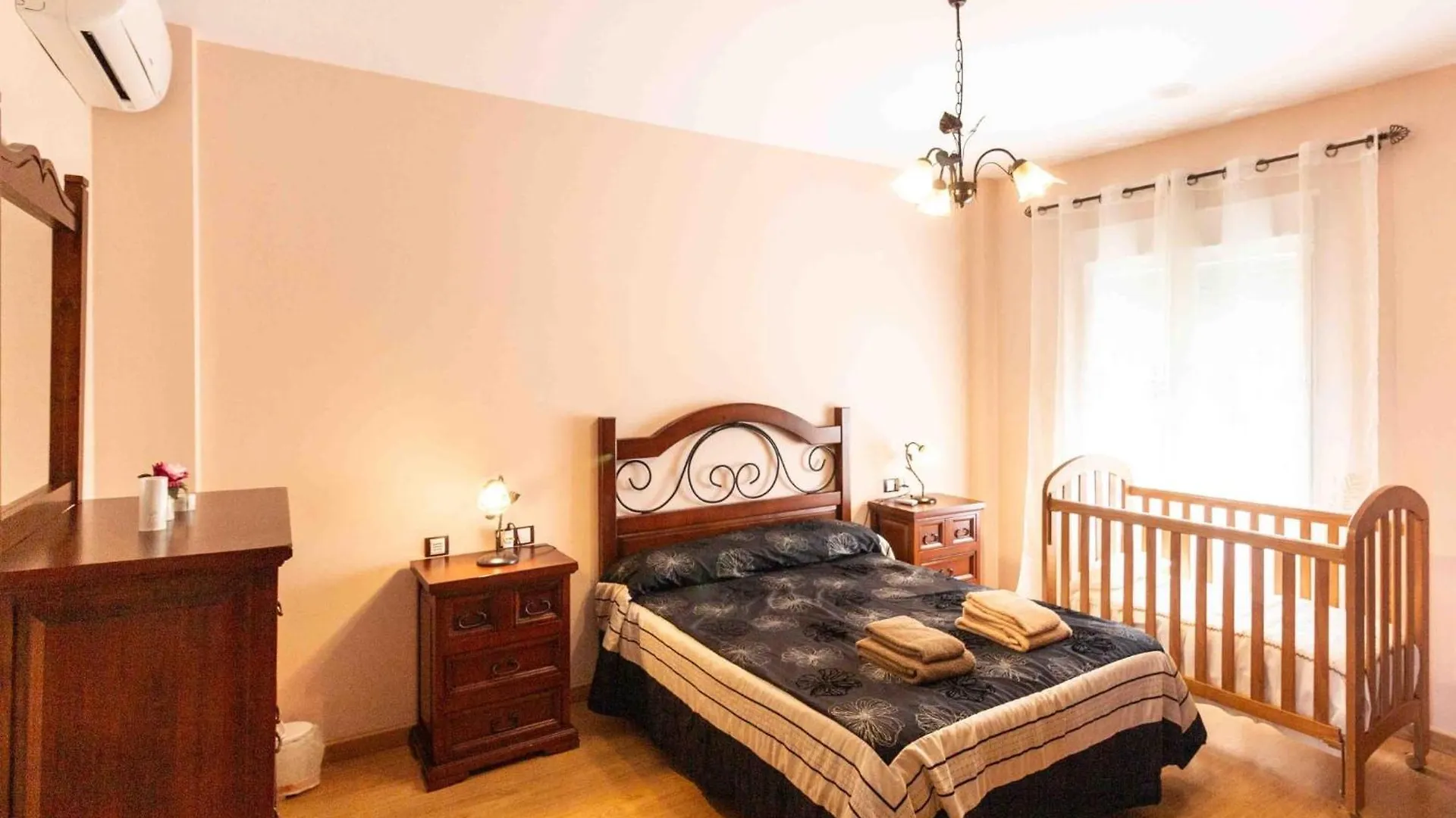 Casa Rosa Del Romeral Niguelas 0*,  Spain