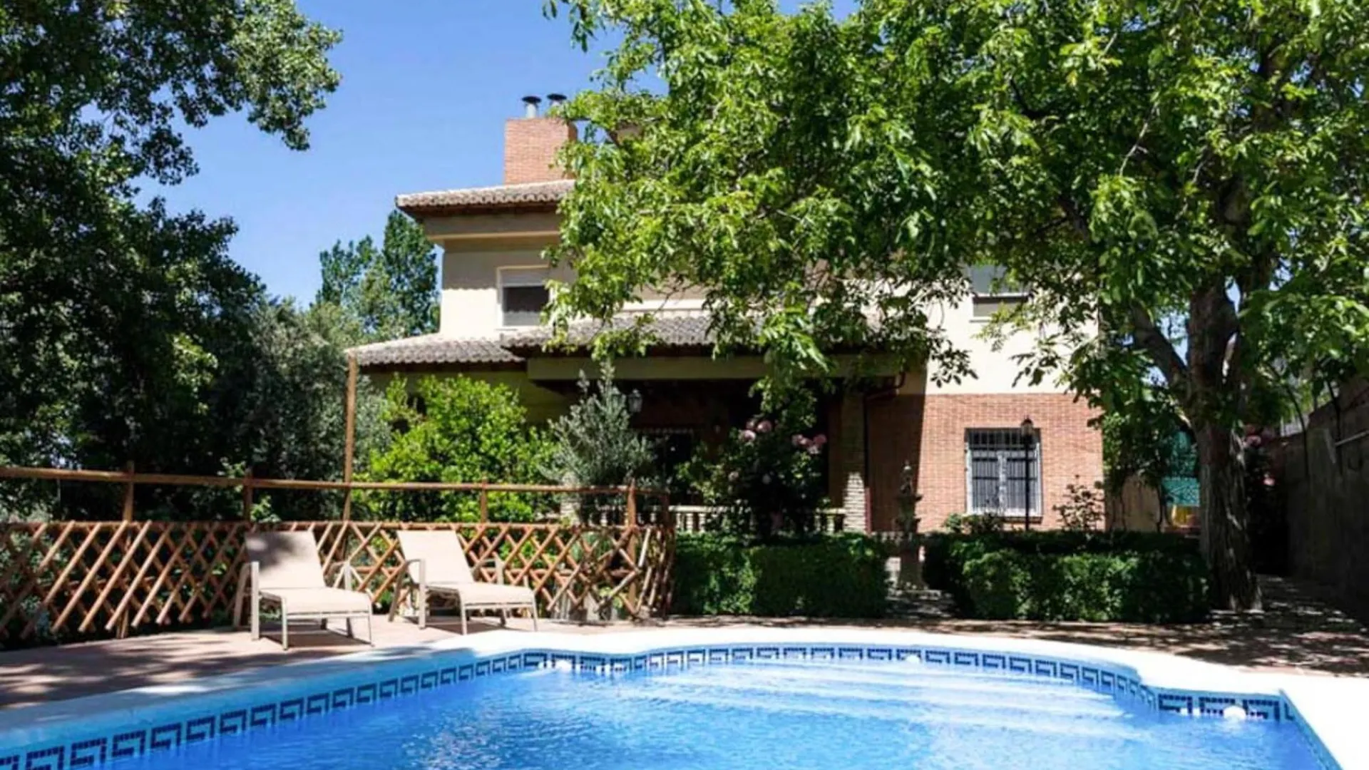 Casa Rosa Del Romeral Niguelas